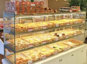 学西点是去培训学校好还是当学徒好